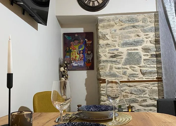 Little Square House Apartment